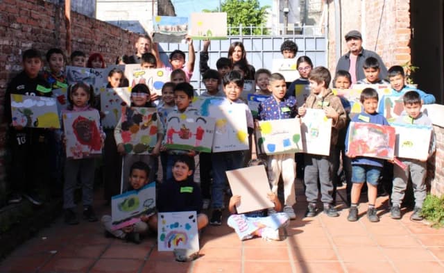 Ñande Arte llevó Pinceladas que Incluyen a niños y adolescentes