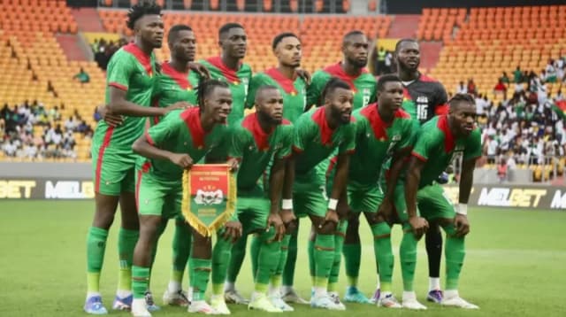 El plantel de Burkina Faso aterrizó en Ezeiza y esta noche enfrentará a la Selección