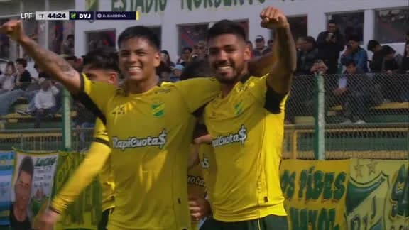 David Martínez la empujó y Defensa estiró la ventaja ante San Lorenzo