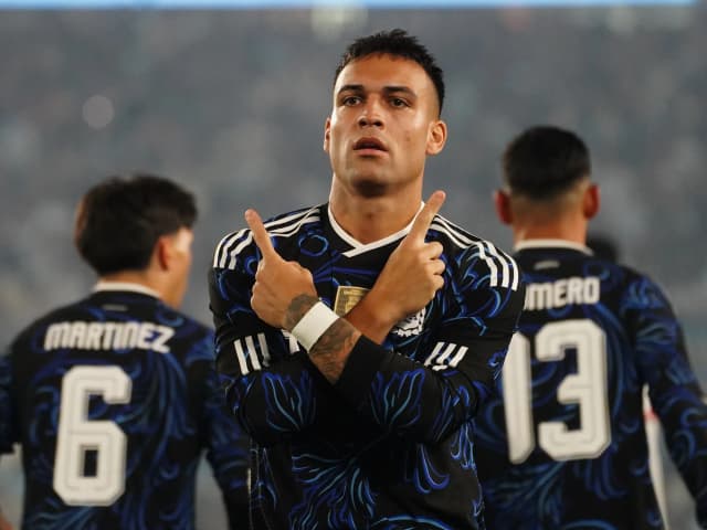Lautaro, gol y récord: se convirtió en el tercer máximo goleador en la historia de la Selección