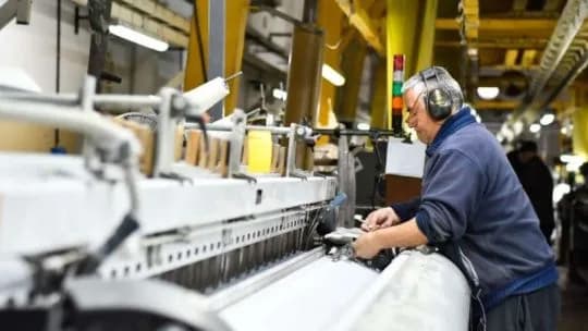 La paradoja que enfrentan Milei y Caputo: una macro que mejora, con una economía que no despega