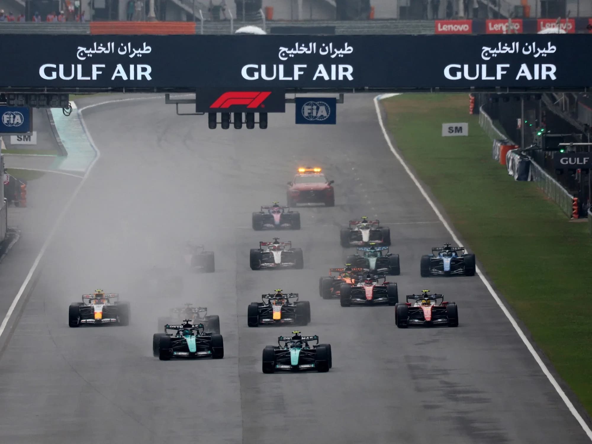 La apuesta de Alpine que salió mal: qué pasó en el inicio del GP de Bahrein en Malasia