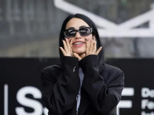 Lali Espósito recibió la visita de un ídolo en su interminable despedida de soltera