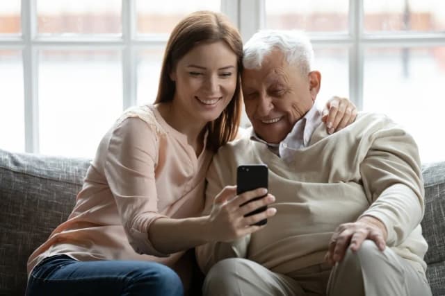 Adultos mayores y tecnologías: Hay que hacer más amigable el acceso a los derechos