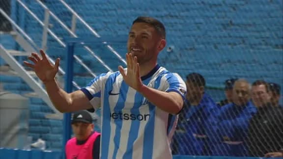 ¡Apareció el 9! Maravilla Martínez gritó el segundo de Racing