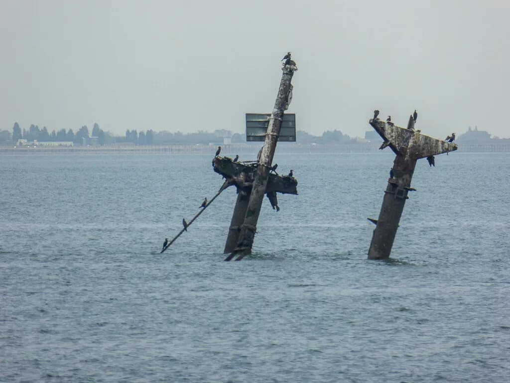 EEUU perdió un barco cargado de bombas frente a Londres. 82 años después, las 1.400 toneladas que quedan tienen un problema