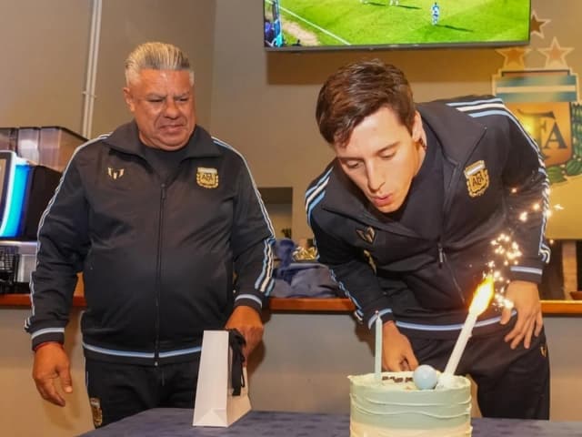 La intimidad del cumpleaños de Santiago Beltrán en la Selección y con Messi
