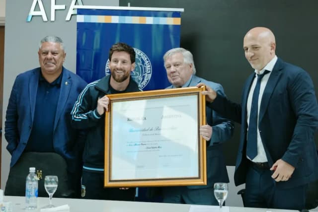 Messi recibió el doctorado Honoris Causa de la UBA: Es un orgullo