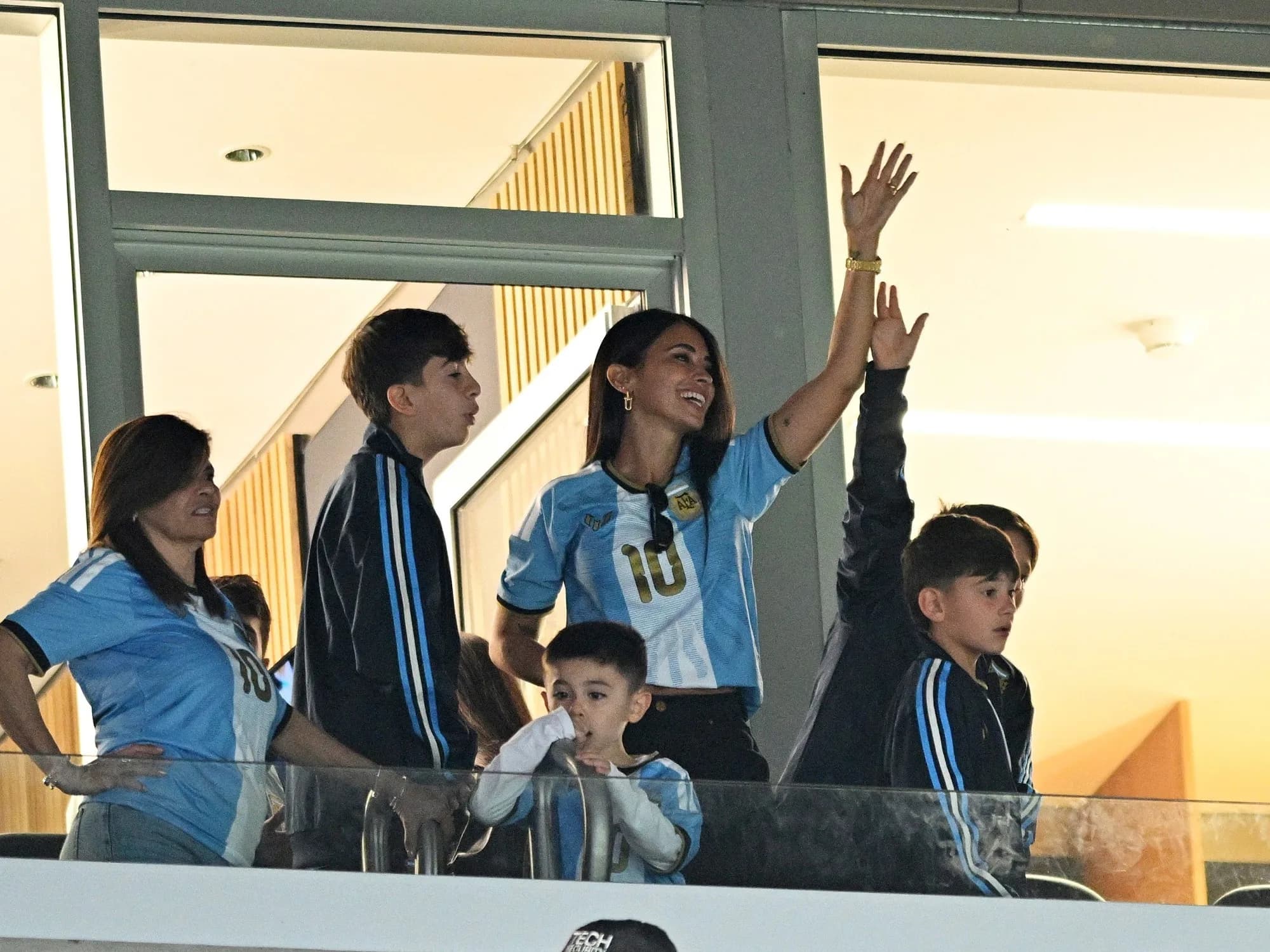 La familia Messi, presente en el Monumental para la despedida de Leo