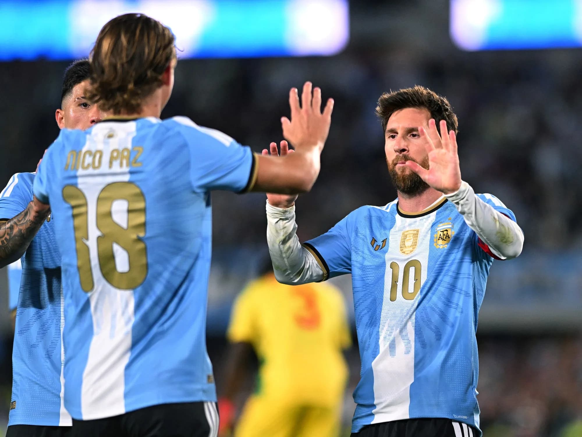 Video: a lo Messi, el golazo de Nico Paz en la despedida de Leo