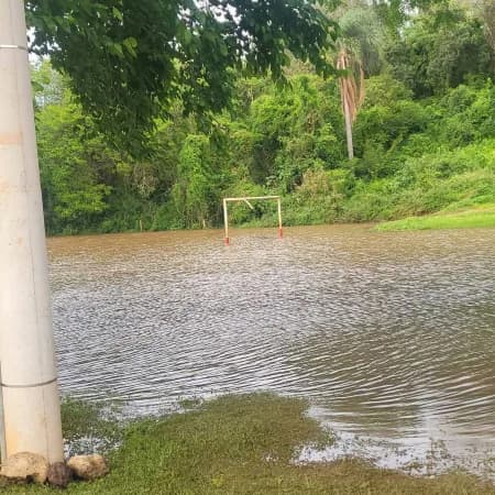 El río Uruguay comenzó a bajar en Santo Tomé tras el pico registrado el domingo