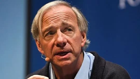 Ray Dalio advierte que la burbuja de la IA está cada vez más cerca de estallar