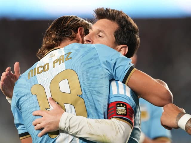 Messi, Nico Paz y el pase simbólico de cara al futuro