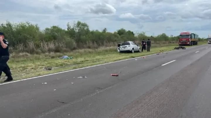 Auto chocó y mató a menor de 15 que salía en su moto de la escuela