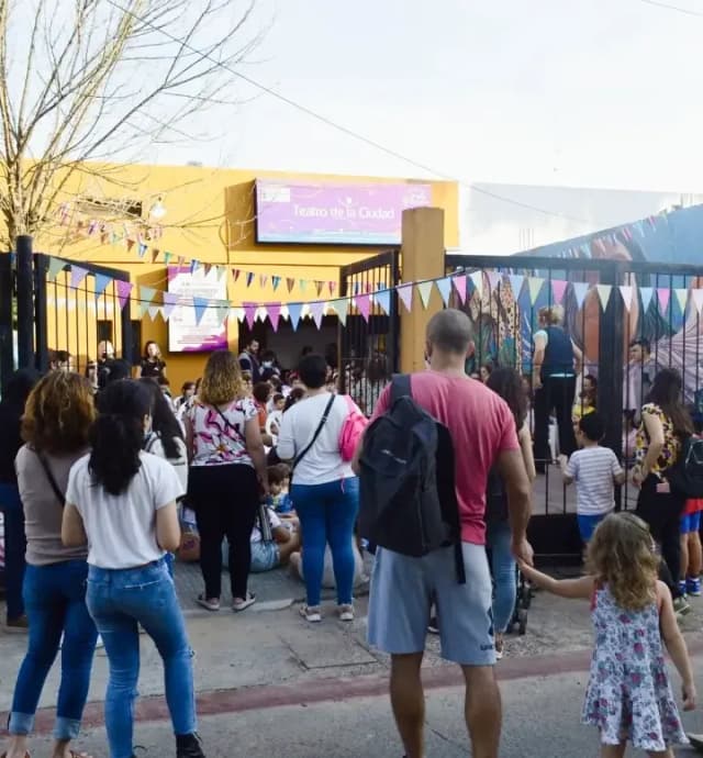 Convocan a respaldar con firmas la continuidad del Teatro de la Ciudad