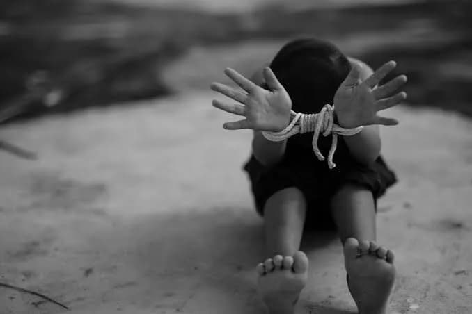 Investigan a la madre de una menor que vendió su hija a un comerciante de Mercedes a cambio de una casilla