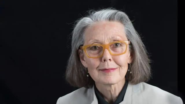 La escritora canadiense Anne Carson ganó el Premio Nobel de Literatura 2026