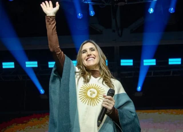La historia del poncho que la Sole usó en la despedida de Messi