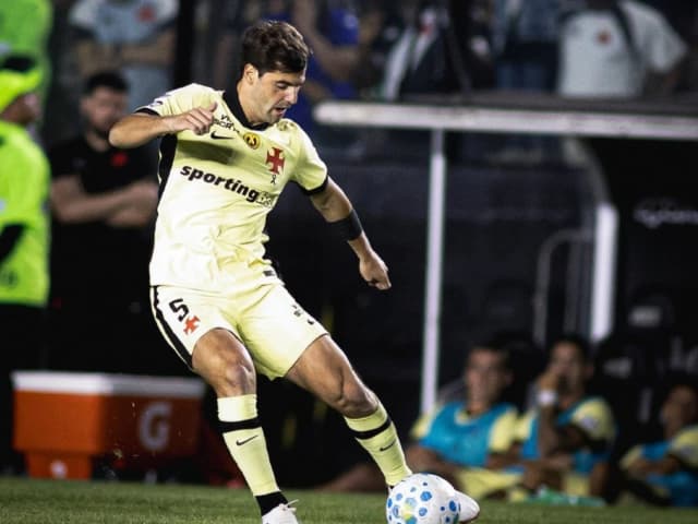 Sosa calentó las semis de la Sudamericana: "Ojalá que mi primer gol sea contra Boca"