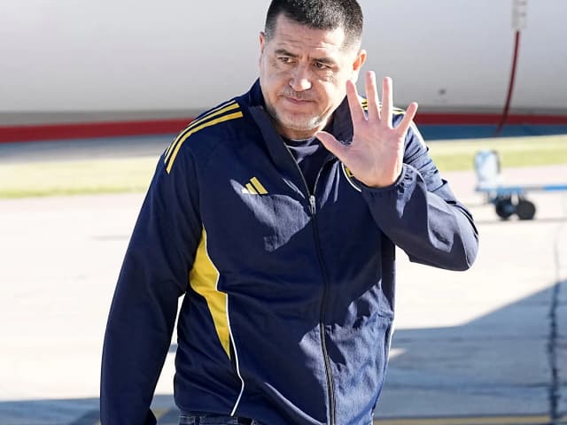 Riquelme viajó con el plantel de Boca rumbo a Córdoba