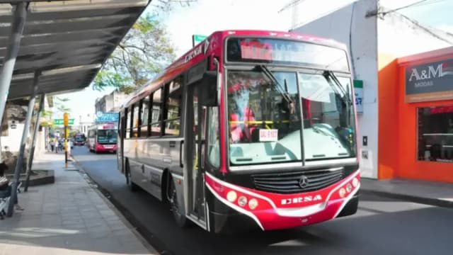 Colectivos en Corrientes: amenazan con un paro indeterminado por salarios adeudados