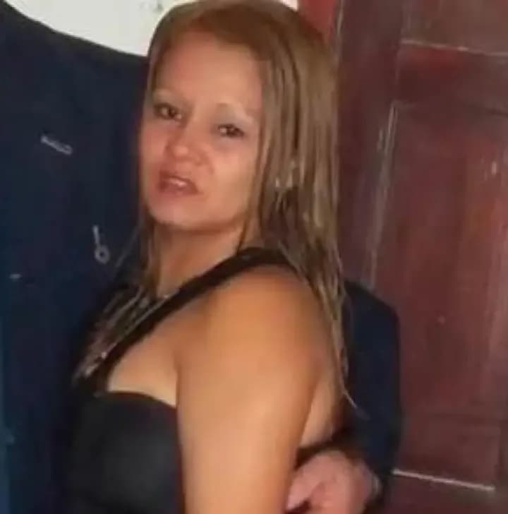 Murió chocada por 
el auto que conducía