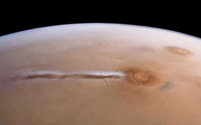 La ciencia logró explicar cómo se forma una misteriosa nube de hielo en Marte