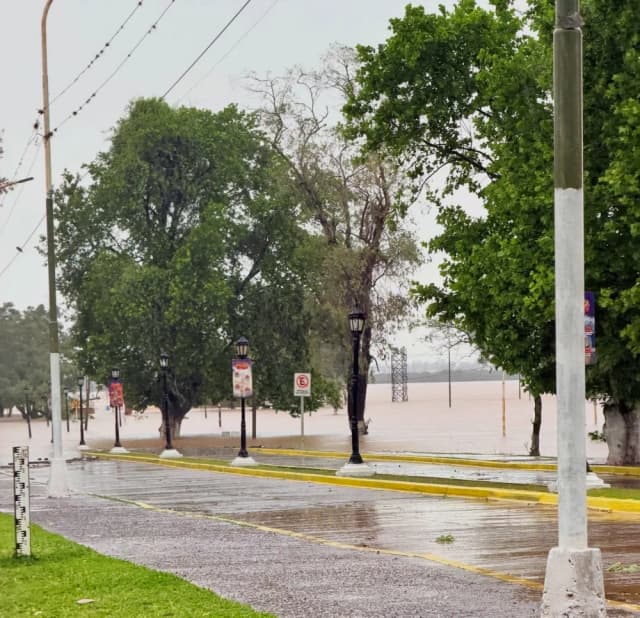Crecida del Río Uruguay: hay 31 evacuados en Paso de los Libres