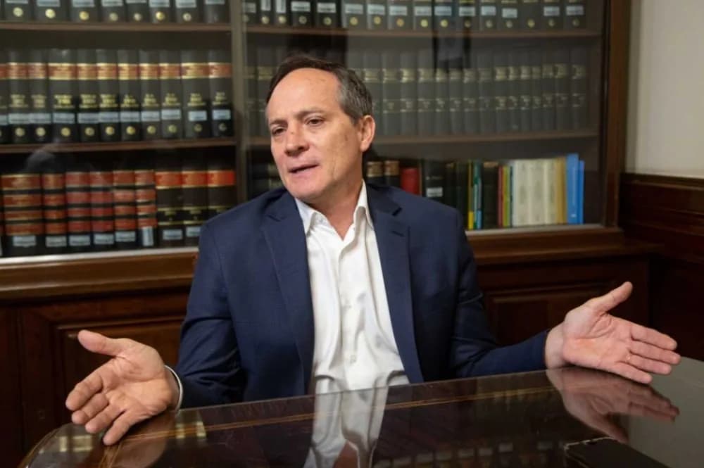 Ratifican la expulsión del senador Camau Espínola del PJ correntino