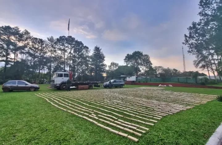 Desarmaron un acoplado y encontraron dos toneladas de marihuana vinculadas a una banda