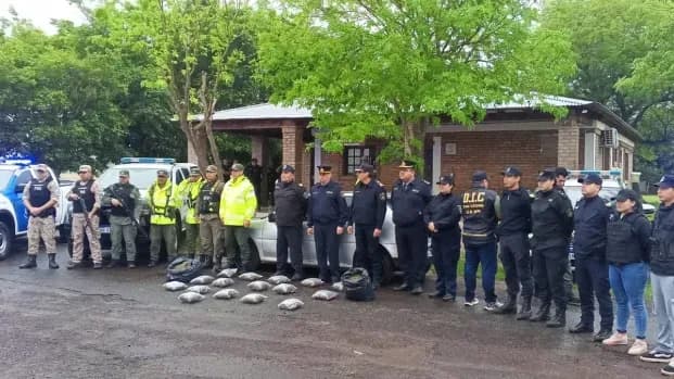 San Cosme: tres detenidos con más de 15 kilos de marihuana tras una persecución por la Ruta 12