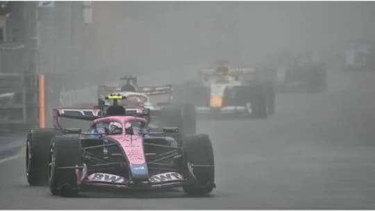 Colapinto se quedó rápidamente afuera en la carrera Sprint de Singapur que ganó Verstappen