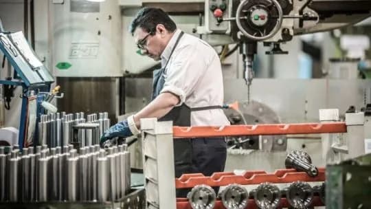 Impacto en el empleo industrial: se perdieron más de 66 mil puestos entre todas las provincias