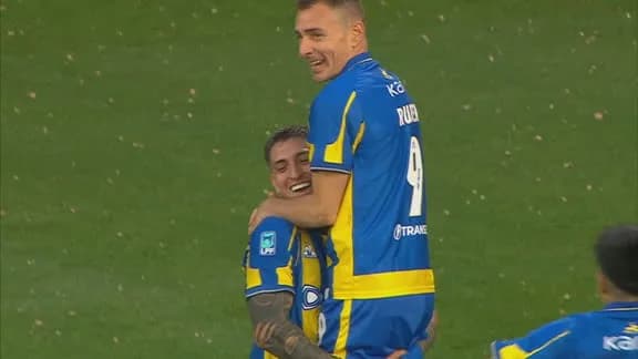 Marco Ruben entró con gol y Rosario Central festejó el quinto en el Gigante