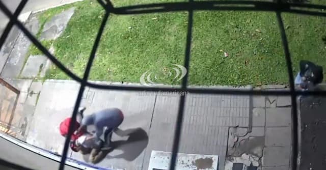 Menores de edad apuñalaron a un delivery y se llevaron su bicicleta