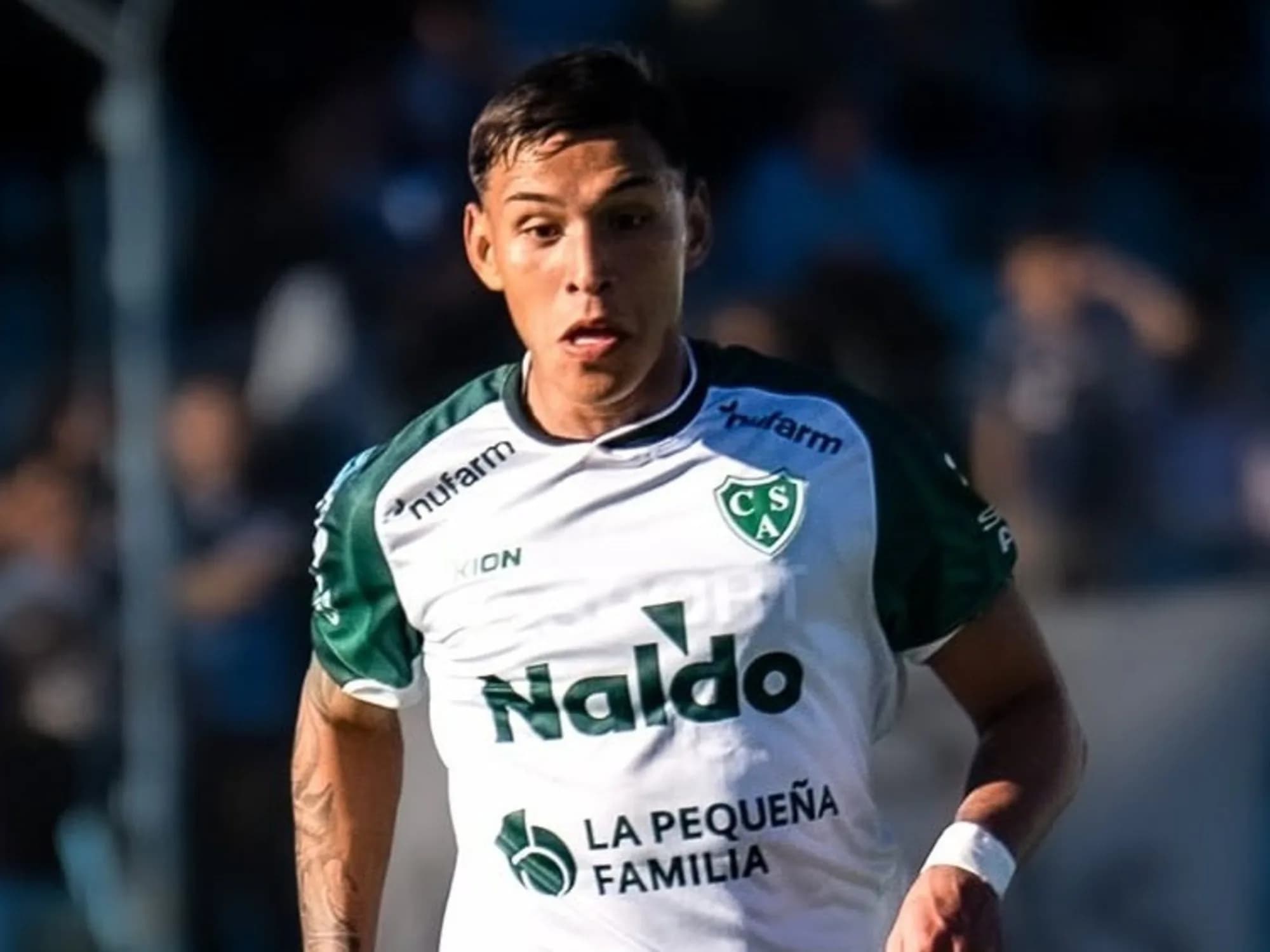 Es de River, fue cedido a Sarmiento y no podrá jugar por un acuerdo entre clubes