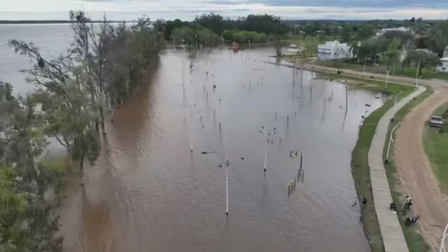 Alerta en el Litoral por la llegada de El Niño: emergencia hídrica y familias evacuadas