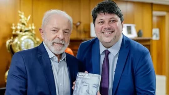 El Gobierno le prohibió el ingreso a la Argentina a un periodista brasileño que había criticado a Milei