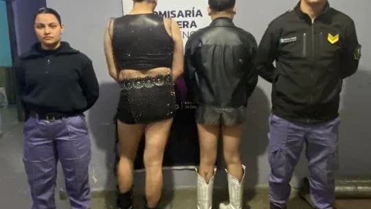 Se sirvieron bebidas, fueron denunciados por agredir a una mujer y su foto se hizo viral en Resistencia