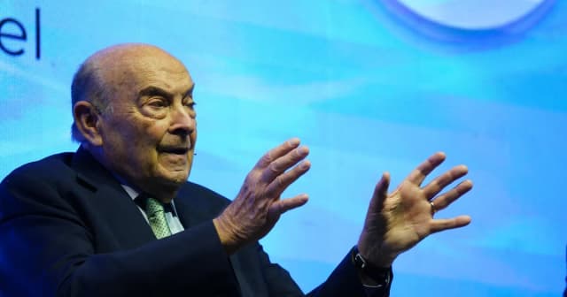 Cavallo volvió a cuestionar el modelo económico de Milei: alertó por el sobreajuste y la caída de la inversión