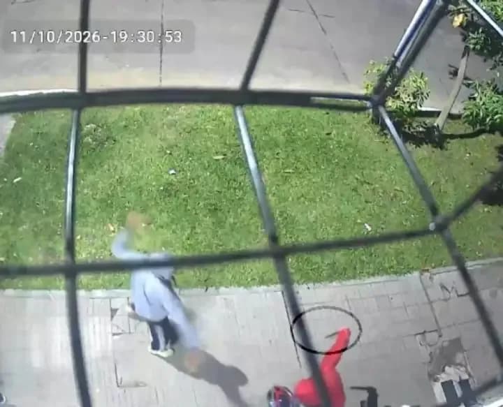 Joven delivery apuñalado tras un 
ataque tipo "piraña" de ladrones