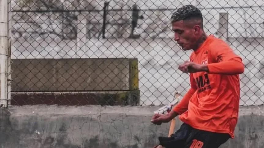 Jugó en Independiente y Racing, sufrió depresión y ahora llevó a Berazategui a la final por el ascenso - TyC Sports