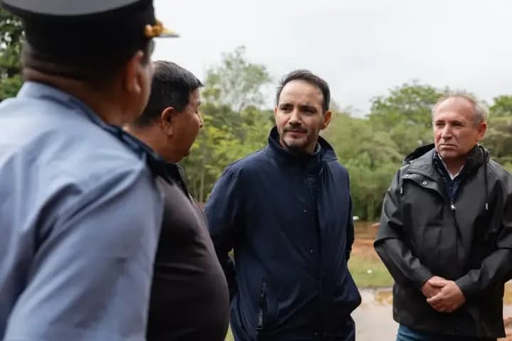 El Gobernador recorre zonas de inundaciones y coordina la asistencia a las familias