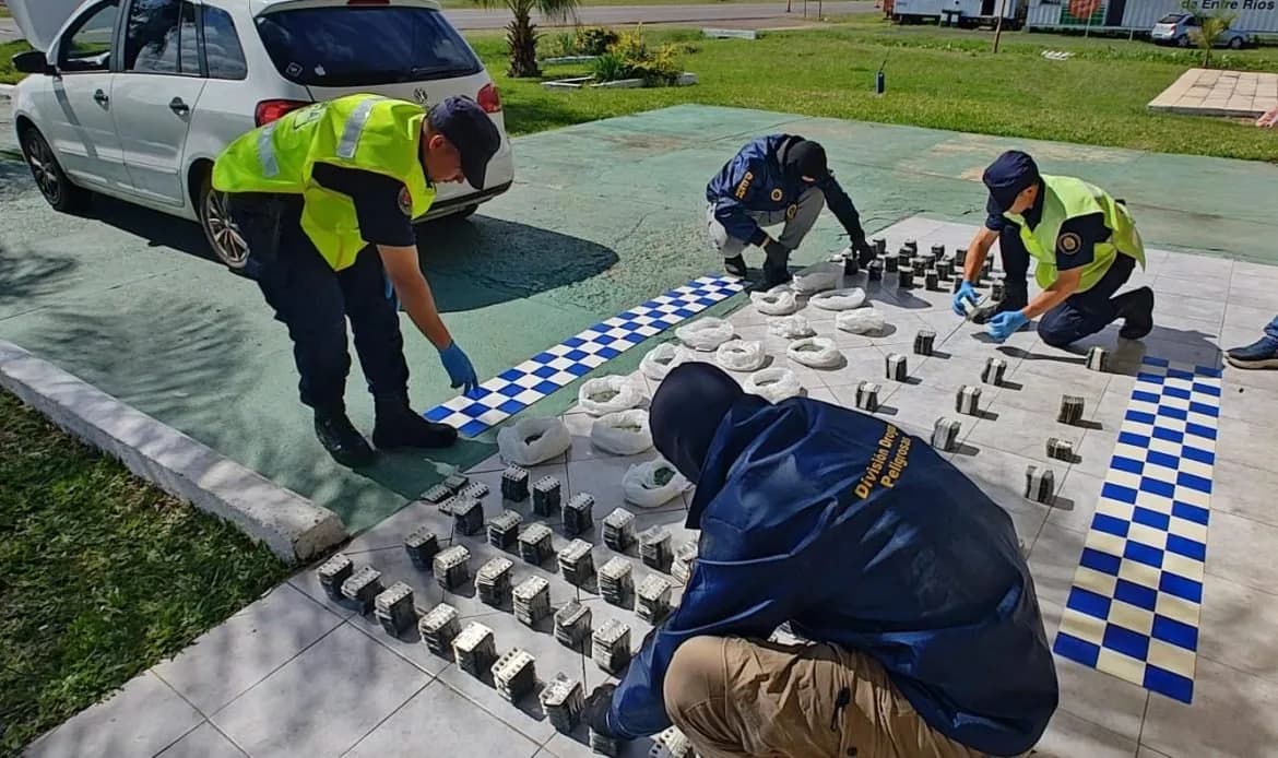 Dos denidos con más de 38 mil pastillas en el límite de Corrientes con Entre Ríos