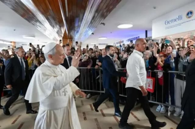 El Vaticano confirmó que León XIV tenía un tumor maligno en el pulmón