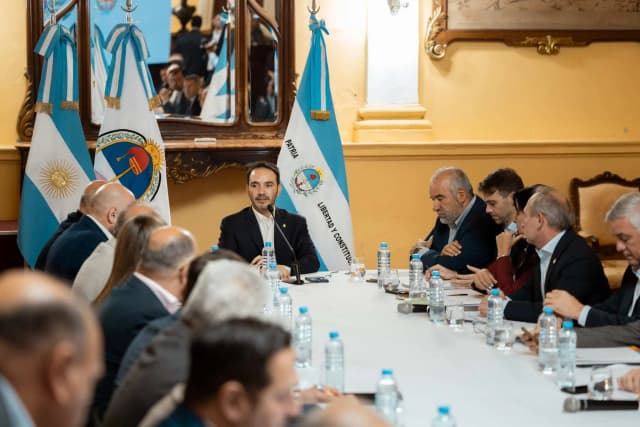 Corrientes: Valdés reunió al COE para planificar medidas ante el avance de El Niño