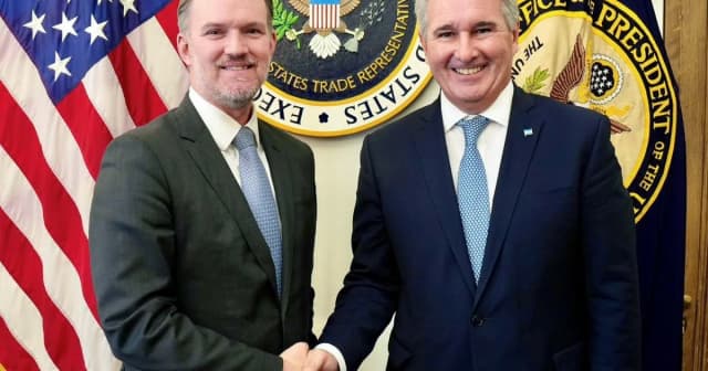 En Washington, Quirno firmó un protocolo para facilitar la aprobación del acuerdo comercial con EE.UU. en el Congreso
