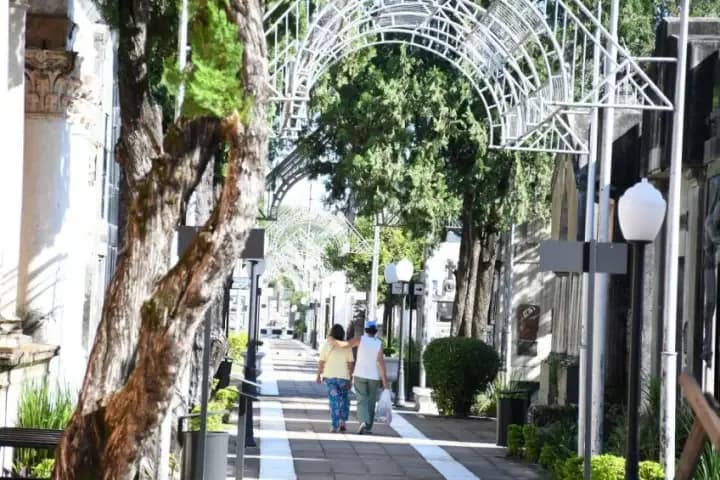 Corrientes prepara un operativo especial en los cementerios por el Día de la Madre