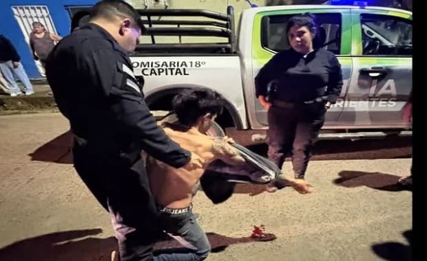Vecinos "justicieros" atraparon a un presunto ladrón y casi lo linchan en un barrio de Corrientes