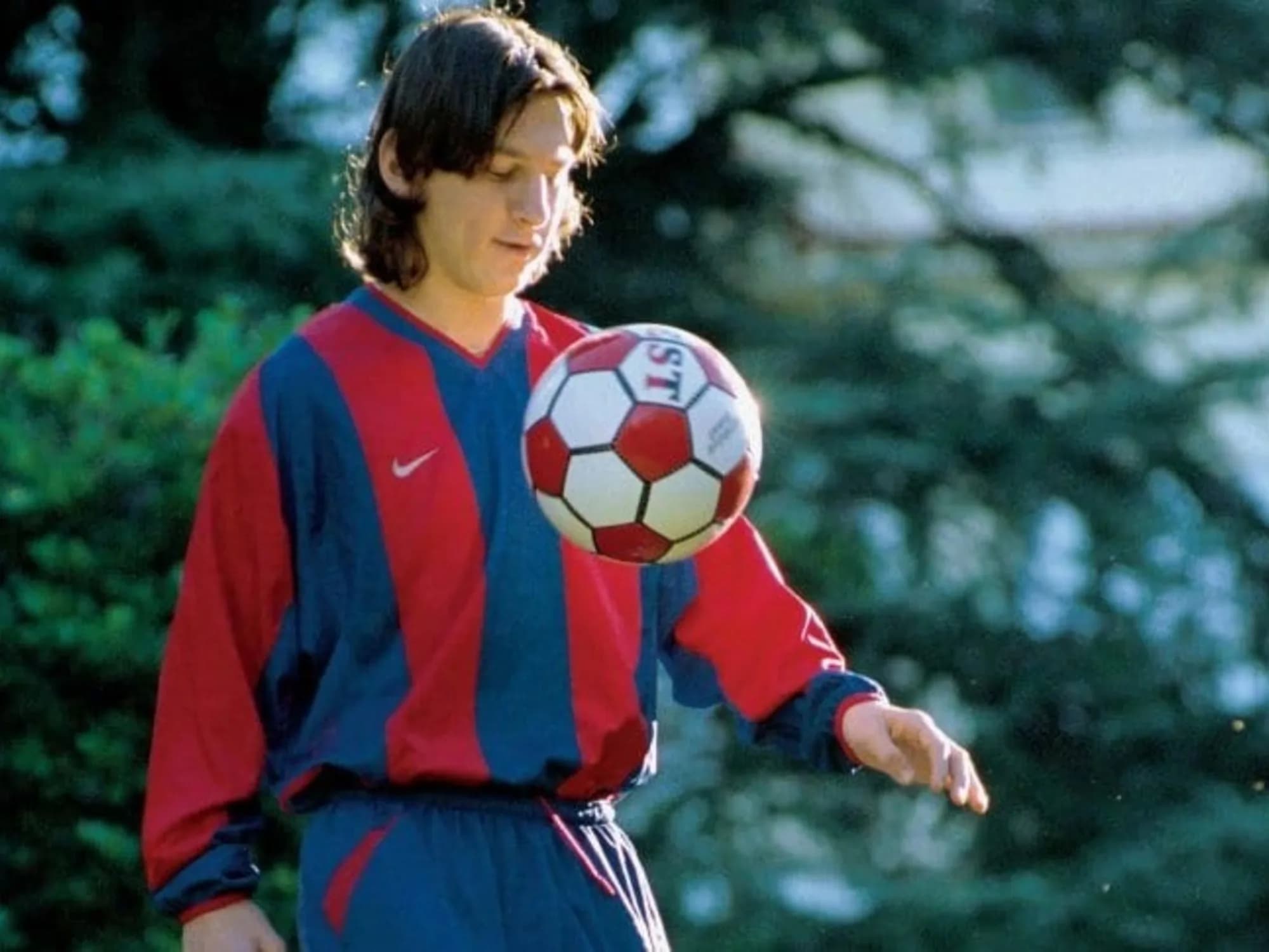 Revelaron tres informes inéditos de un joven Messi en Barcelona: "Es un Maradona" y "no se debe fichar"